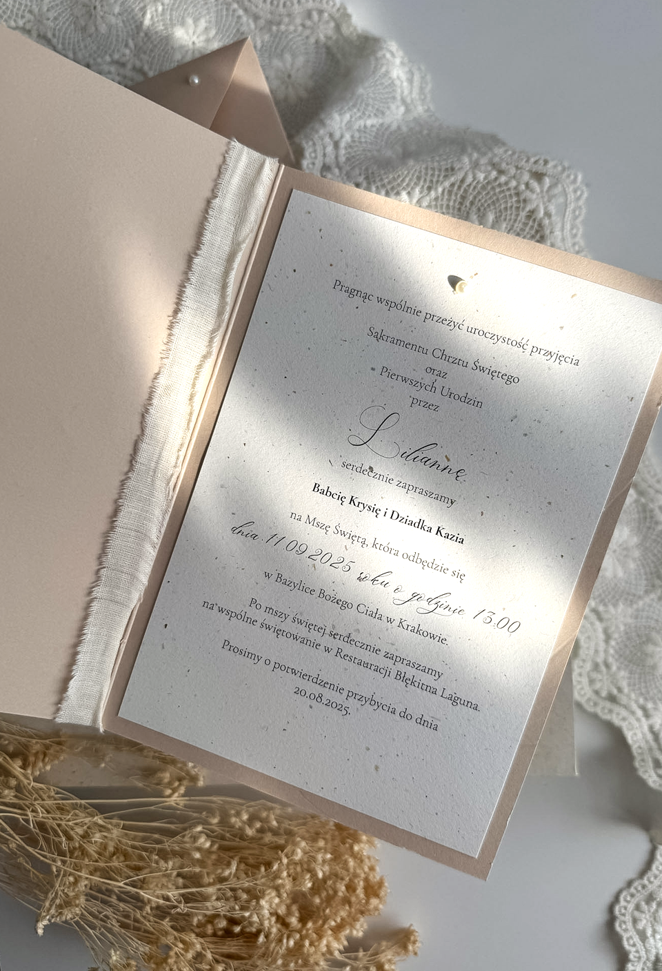 Personalizowane Zaproszenie z grafiką maluszka na Chrzest Święty - obrazek 2